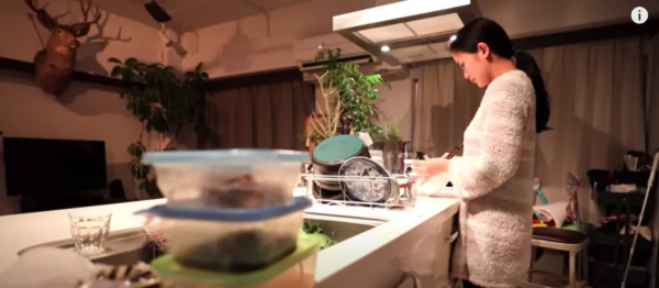 27歲日本家庭主婦圍著孩子轉的一天，卻被人羨慕她的從容優雅