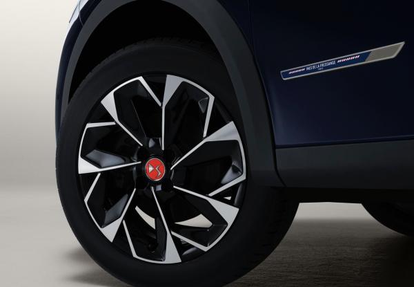 細節質感不輸大奔 DS 3 Crossback特別版官圖釋出