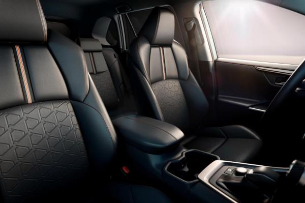 全新歐版豐田RAV4曝光,硬朗霸氣致敬酷路澤,或明年一季度上市 全新歐版豐田RAV4曝光,硬朗霸氣致敬酷路澤,或明年一季度上市