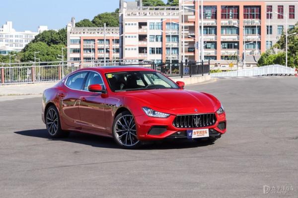 花80多萬買臺燃油車是瘋了嗎？瑪莎拉蒂這臺車開了才知道有多爽