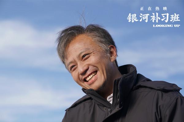 鄧超：把丈母孃當成親媽孝順，街頭混子改邪歸正，登上人生巔峰