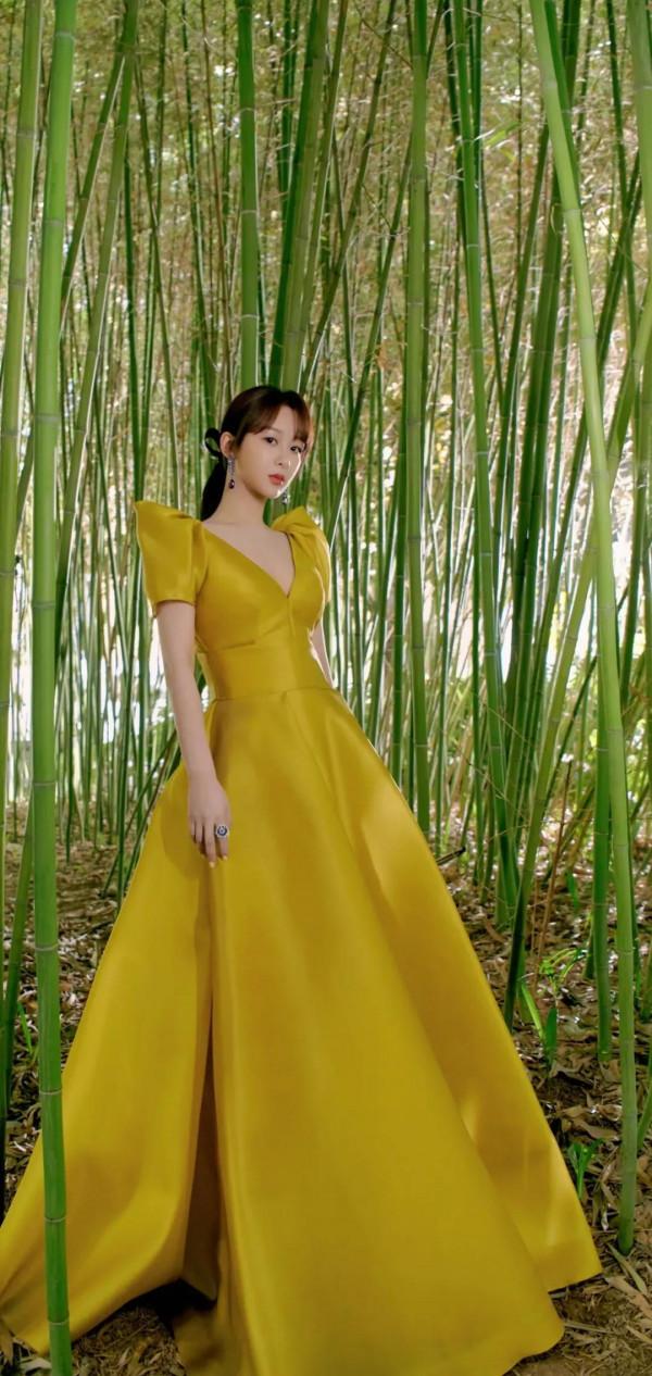 楊紫，膚白貌美、古靈精怪、性格爽朗，好看的女孩子誰不愛呢