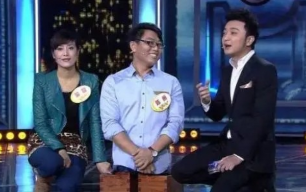 流浪歌手沒雙腿沒文化,卻娶了漂亮姑娘活成勵志人物,他憑啥 流浪歌手沒雙腿沒文化,卻娶了漂亮姑娘活成勵志人物,他憑啥