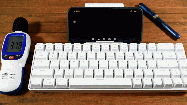 這鍵盤玩上就不想鬆手，平民好價，軸體熱插拔，還有RGB