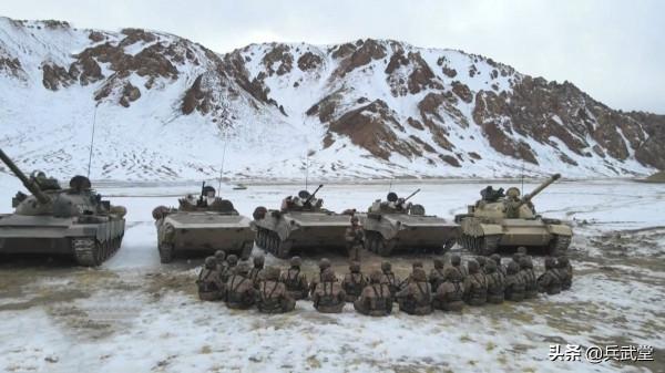 高原合成團還用“圓腦袋”?並非五對輪而是88A，或換96B主戰坦克