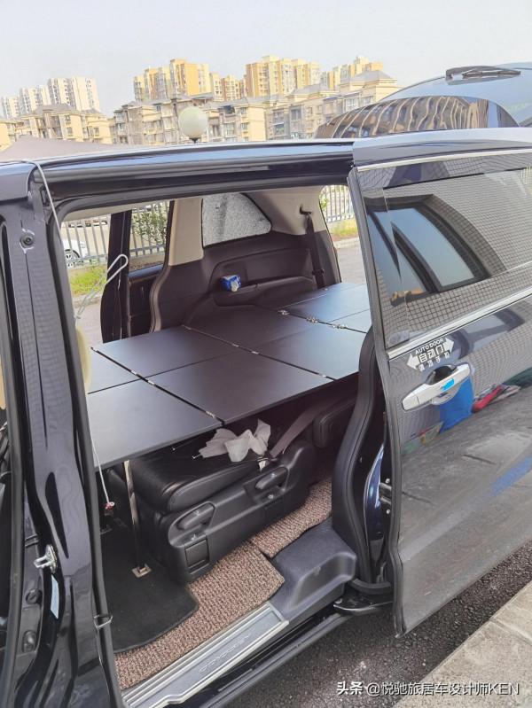 哪款車型最適合自駕旅行？改裝露營床車最好？設計師推薦它