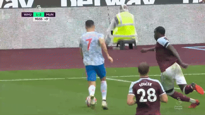 「案例解讀」C羅的三次摔倒該不該判罰點球? 「案例解讀」C羅的三次摔倒該不該判罰點球?