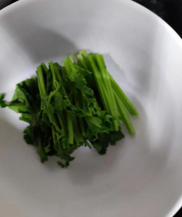 這麼冷的天喊減肥，看著電視裡的美食節目是不是自虐