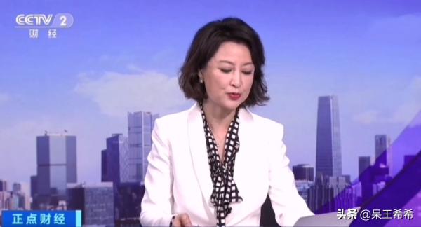 新聞直播提詞器出現故障怎麼辦？央視主持人上演教科書式範例