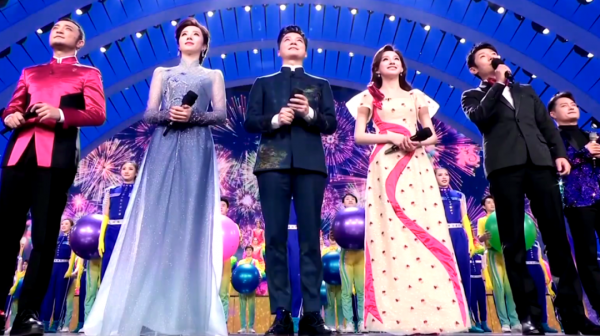 元宵晚會最驚豔女星：萬茜金絲絨，金晨粉嫩，林允穿著剪紙出來了