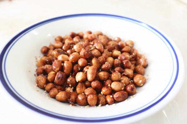 炒花生米別先放油了,50歲老爸教你一個不外傳絕招,香脆不黑焦 炒花生米別先放油了,50歲老爸教你一個不外傳絕招,香脆不黑焦