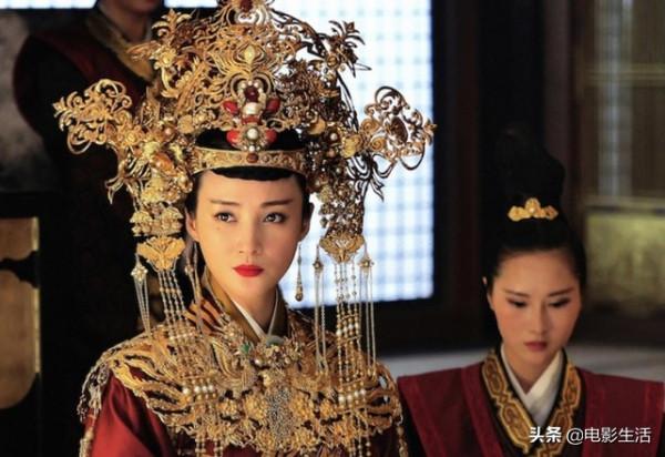 黃軒怕不是“be美學”代言人吧？劇中感情線太過坎坷，惹人心疼