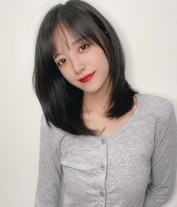 發縫寬、髮際線後移的女生,多試試這幾款髮型,年輕氣質顯髮量 發縫寬、髮際線後移的女生,多試試這幾款髮型,年輕氣質顯髮量