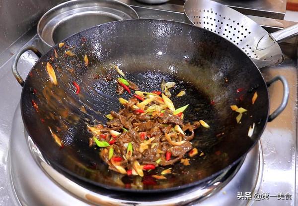 爆炒豬心很多人第一步就做錯了，難怪有腥味，廚師長教你正確做法