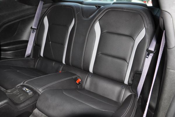 40萬級美系肌肉轎跑，275匹、5秒9破百，科邁羅到底有多能打？