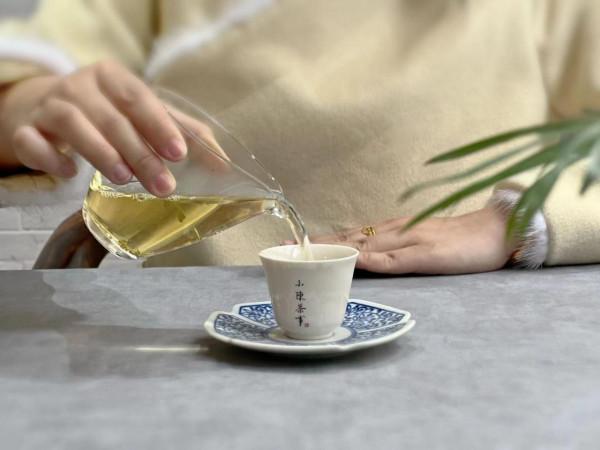 喝茶十幾年，我發現泡白茶餅很簡單，搞清楚3個問題就行了