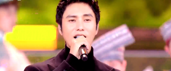 把唐國強和張國立安排在一起，導演用心了，殷秀梅把晚會推向高潮