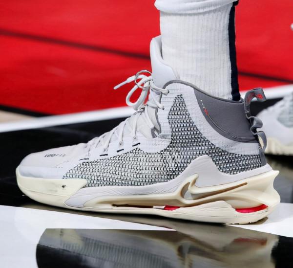 重鑄Hyperdunk榮光？多款配色曝光，耐克的誠意之作，吊打國產？