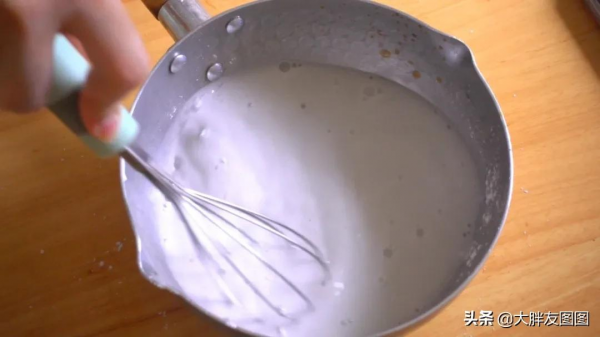 健康低脂的綠茶涼糕，QQ軟軟，不蒸不烤，味道清新