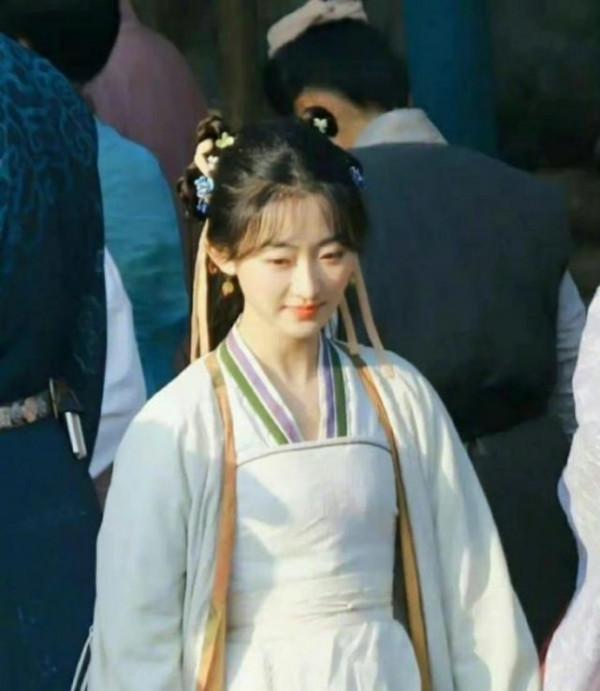 群英薈萃變蘿蔔開會！請各位導演放過90後吧