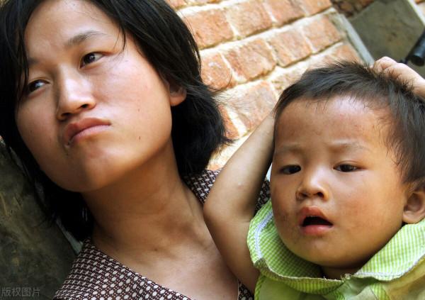 女兒不幸溺亡，母親深受打擊，家人：她就像幾歲的小女孩一樣