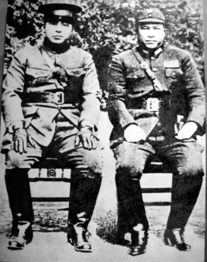 1990年張學良恢復自由,記者問他最佩服誰,他不假思索說出3個人 1990年張學良恢復自由,記者問他最佩服誰,他不假思索說出3個人