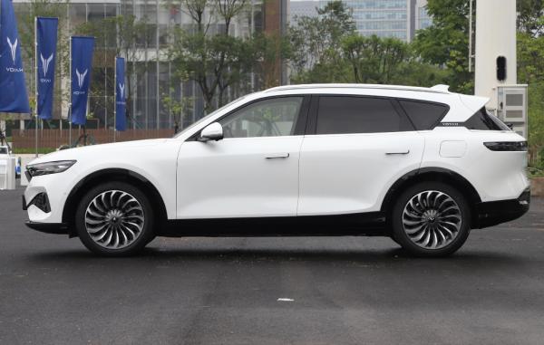 加5K可選8萬多的配置,僅31.36萬起的嵐圖FREE,算是最厚道SUV嗎 加5K可選8萬多的配置,僅31.36萬起的嵐圖FREE,算是最厚道SUV嗎