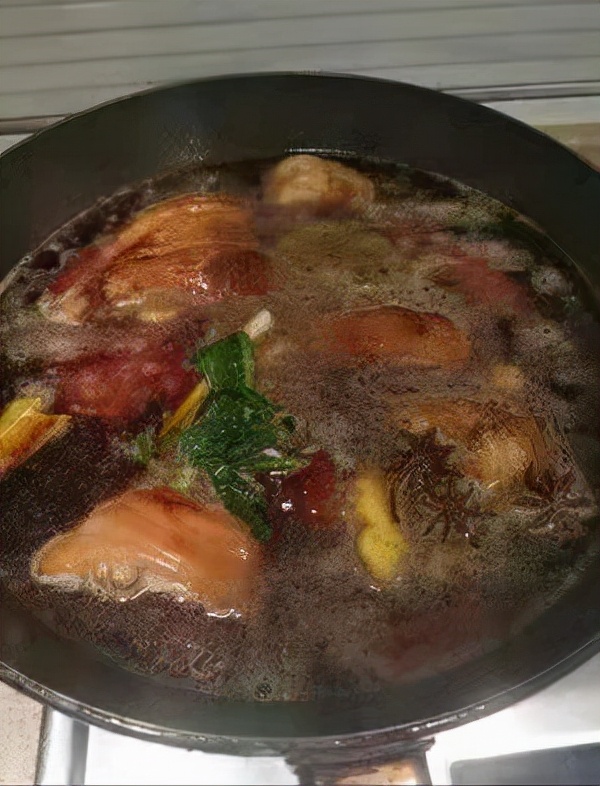 這樣做的紅燒豬腳太誘人了，手把手教你怎樣製作，看著就流口水