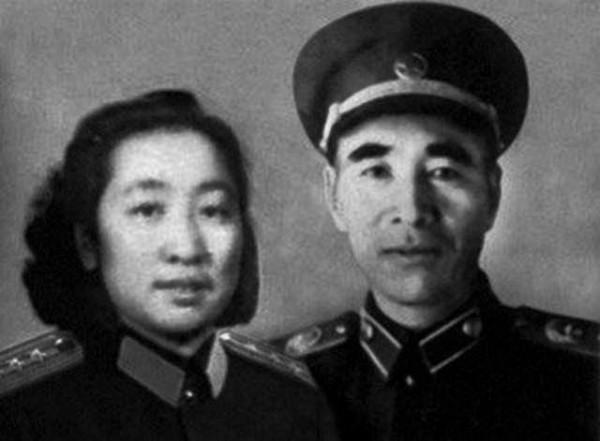 新中國成立後，十大元帥的夫人都擔任什麼工作，1955年有幾人授銜