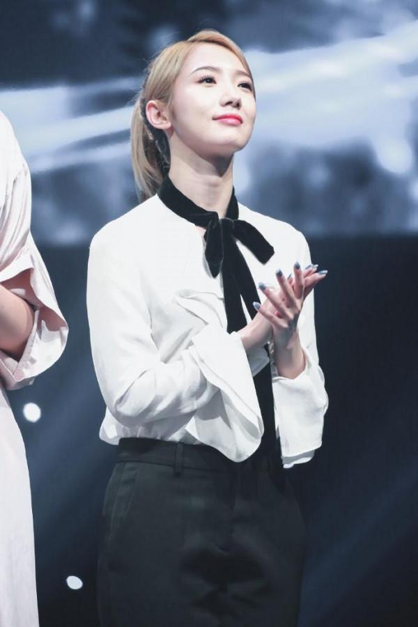 孟美岐高畫質美照：知三當三，風吹馬桶蓋醜人多作怪