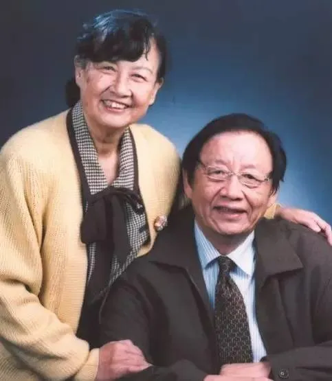 院士伉儷告訴你，科學家的愛情有多燃
