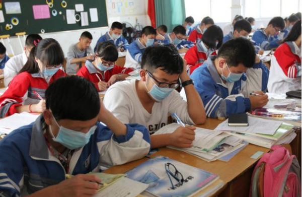 家長提議取消中考,把高中也納入義務教育階段,教育部給出回應 家長提議取消中考,把高中也納入義務教育階段,教育部給出回應