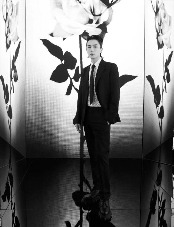 ​是我瘋了還是關曉彤真的變時髦了？