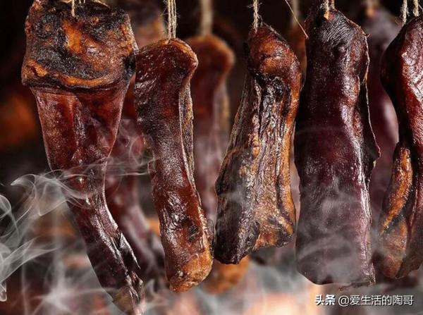 冬至到，不管有錢沒錢，吃2菜，食2肉，飲2茶，忌2味，健康過冬