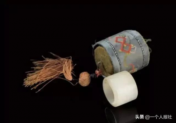 琳琅滿目的扳指