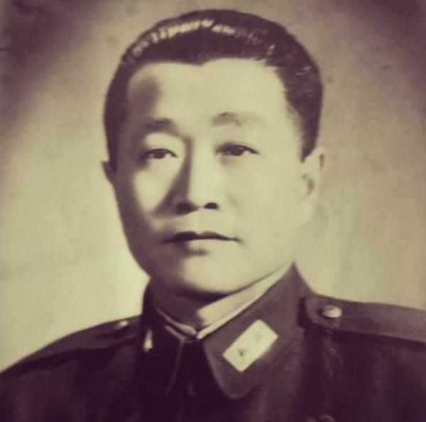 楊振寧稱杜聿明為“杜先生”,周總理急忙糾正:應該叫岳父大人 楊振寧稱杜聿明為“杜先生”,周總理急忙糾正:應該叫岳父大人