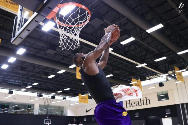 湖人佩總滿意今夏引援,有望減輕詹皇壓力,詹皇瘦身備戰新賽季 湖人佩總滿意今夏引援,有望減輕詹皇壓力,詹皇瘦身備戰新賽季