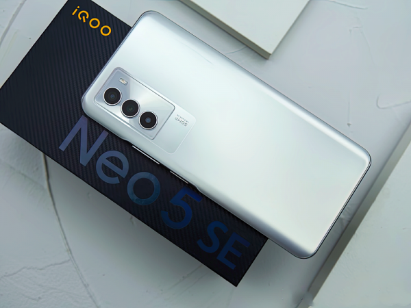 閉眼買就行！這7款手機不僅效能強悍，價格還很良心