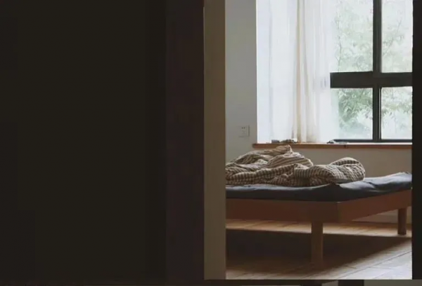 一個女生的東西可以少到什麼地步？