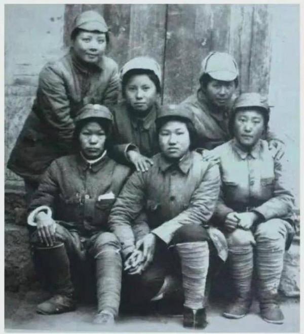 一天，鄧穎超接到&OpenCurlyDoubleQuote;找周太太&rdquo;的電話，她回答說：沒有這個人