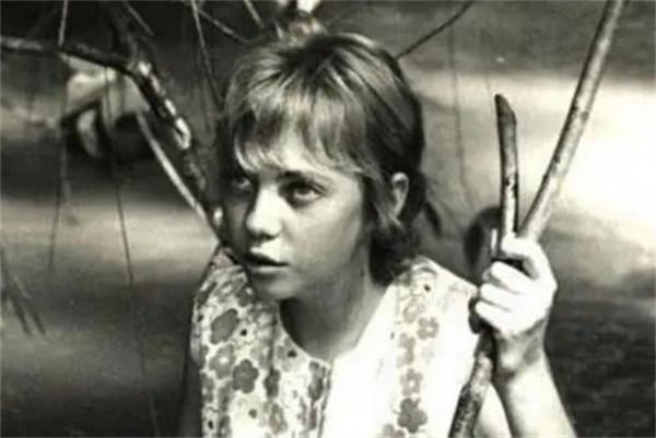 1971年,17歲少女在空難中逃生,獲救後說:不如死了,為何? 1971年,17歲少女在空難中逃生,獲救後說:不如死了,為何?