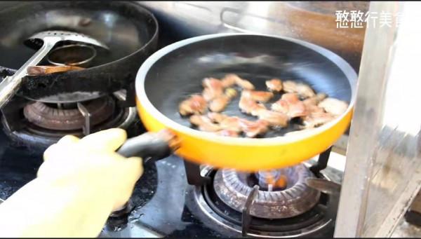 姥姥自創的“中式漢堡”,孫女要天天吃,我嚐了一口,也上癮了 姥姥自創的“中式漢堡”,孫女要天天吃,我嚐了一口,也上癮了