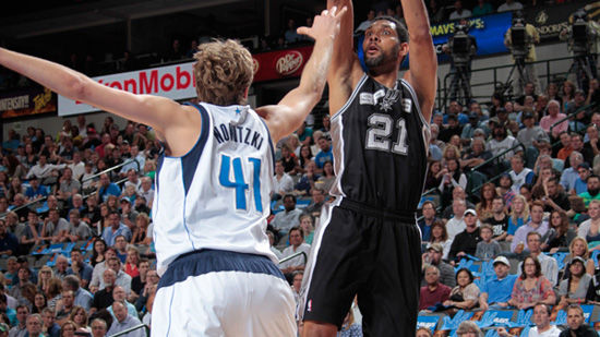 第一大前鋒鄧肯,對陣科比43勝39負,對陣詹姆斯又是多少? 第一大前鋒鄧肯,對陣科比43勝39負,對陣詹姆斯又是多少?