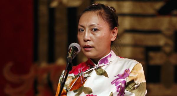 曹雲金有膽大鬧生日宴，卻沒膽惹李鶴東，這人究竟是什麼來頭呢？