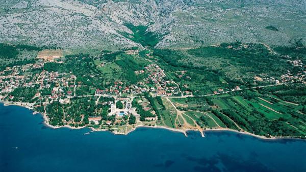 主要氣候型別，最惡劣的氣候只下雪不下雨，風速360千米每小時