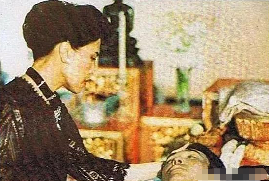 篡位、暗殺、宮鬥┃泰國王室800年，“十世而亡”詛咒即將應驗？