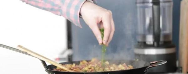 ＂奇奇怪怪＂的美式美食，大蒜雞蛋鹹牛肉碎，美味無比的黑暗料理