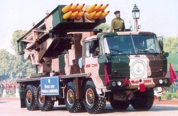 印度皮納卡-ER增程火箭炮測試成功，竟然剛開始使用自研引信