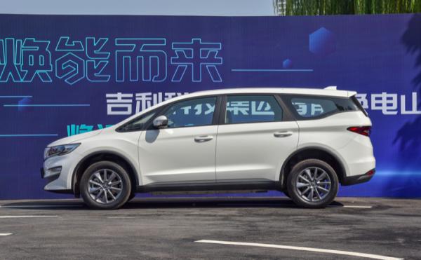 純電動MPV,4706mm長度+0.5小時快充,帶你看楓葉80V 純電動MPV,4706mm長度+0.5小時快充,帶你看楓葉80V