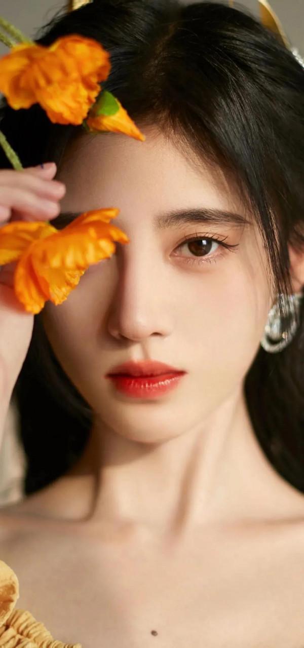 鞠婧禕 小黃裙 桌布 鞠婧禕 小黃裙 桌布